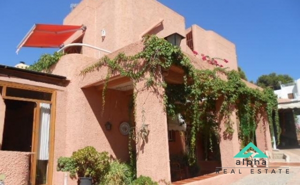 Casa adosada estilo Ibiza en Benidorm