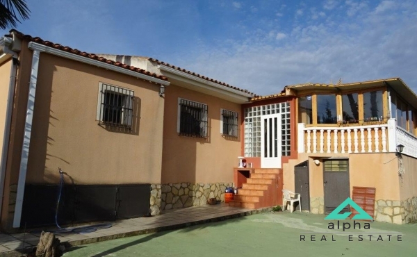 Detached villa in La Nucia, urbanization Patricia 