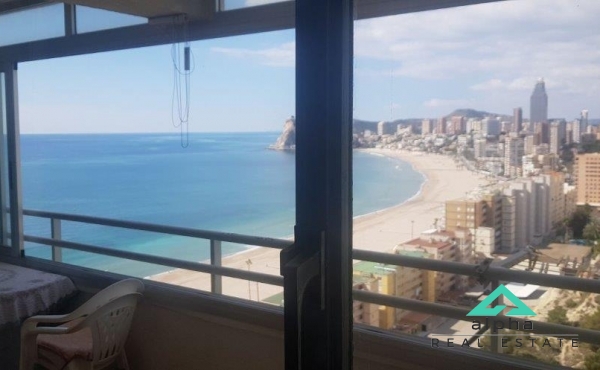 Apartment with sea views in Benidorm