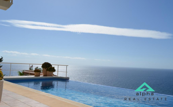 1st line property on Javea coast with breathtaking views