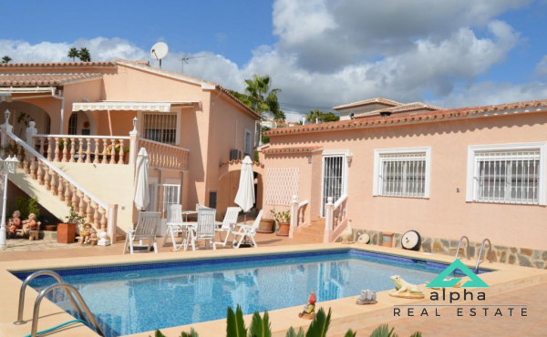 Maison en bon emplacement à Moraira avec vue sur la mer 