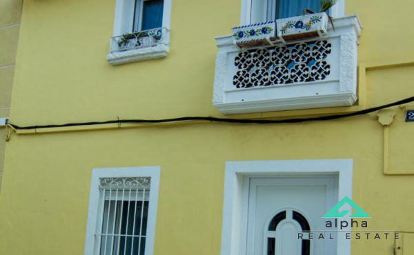 Schönes und modernes reformiertes Stadthaus im Zentrum von Jalon.