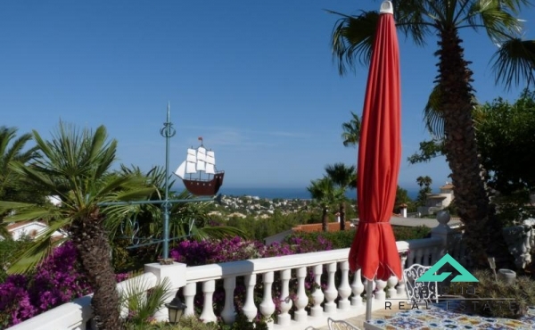 Huis met uitzicht op zee bij de Montgo / Denia