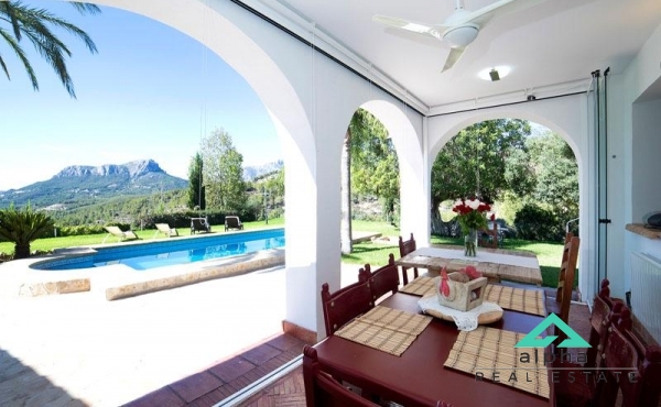 Exclusive new built finca in Benissa