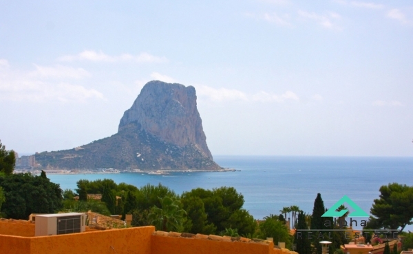 Moderne stijl villa vlakbij het centrum en de stranden van Calpe