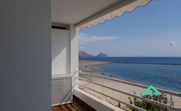Apartment in 1st line to the beach in Altea