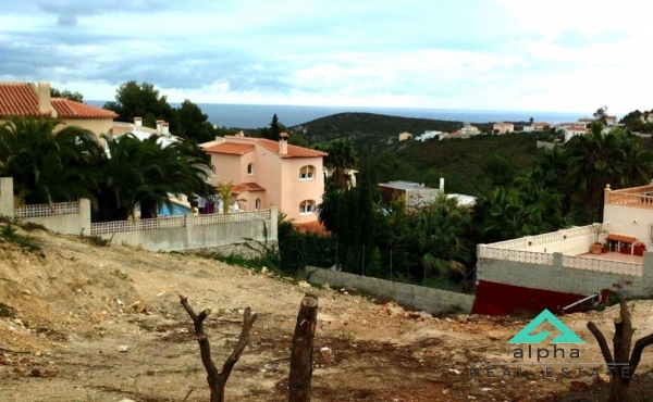 Plot with sea views in Benitachell