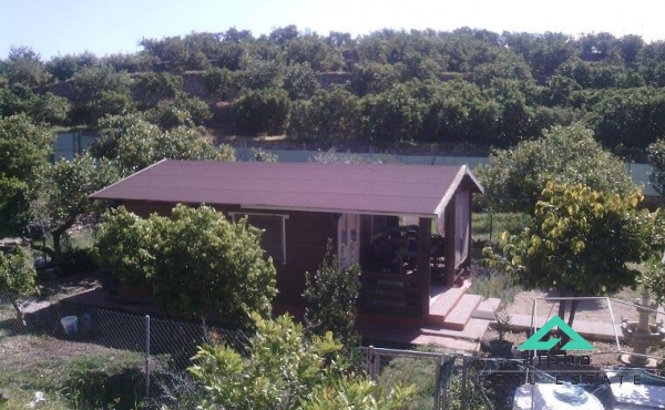 Wood house with land in Altea la Vella